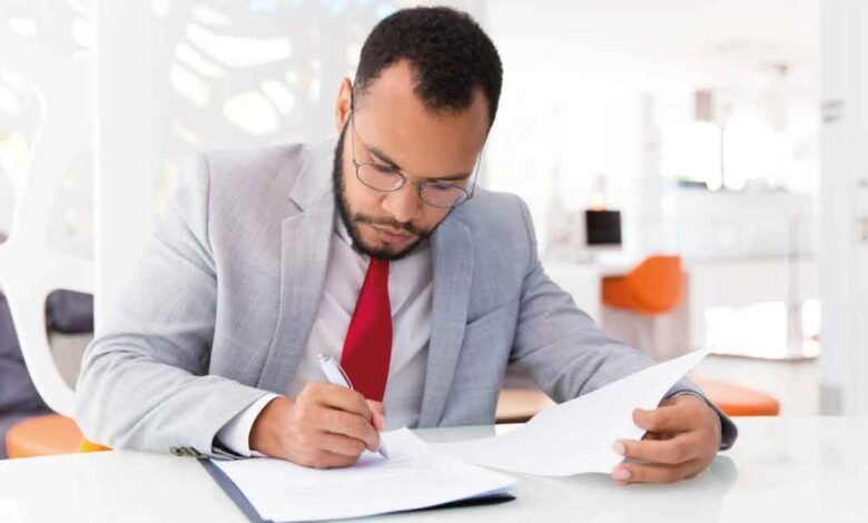 paralegal qualifications uk