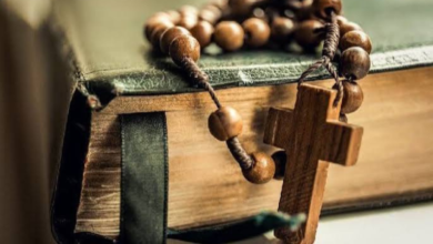 what's the difference between catholic and christian
